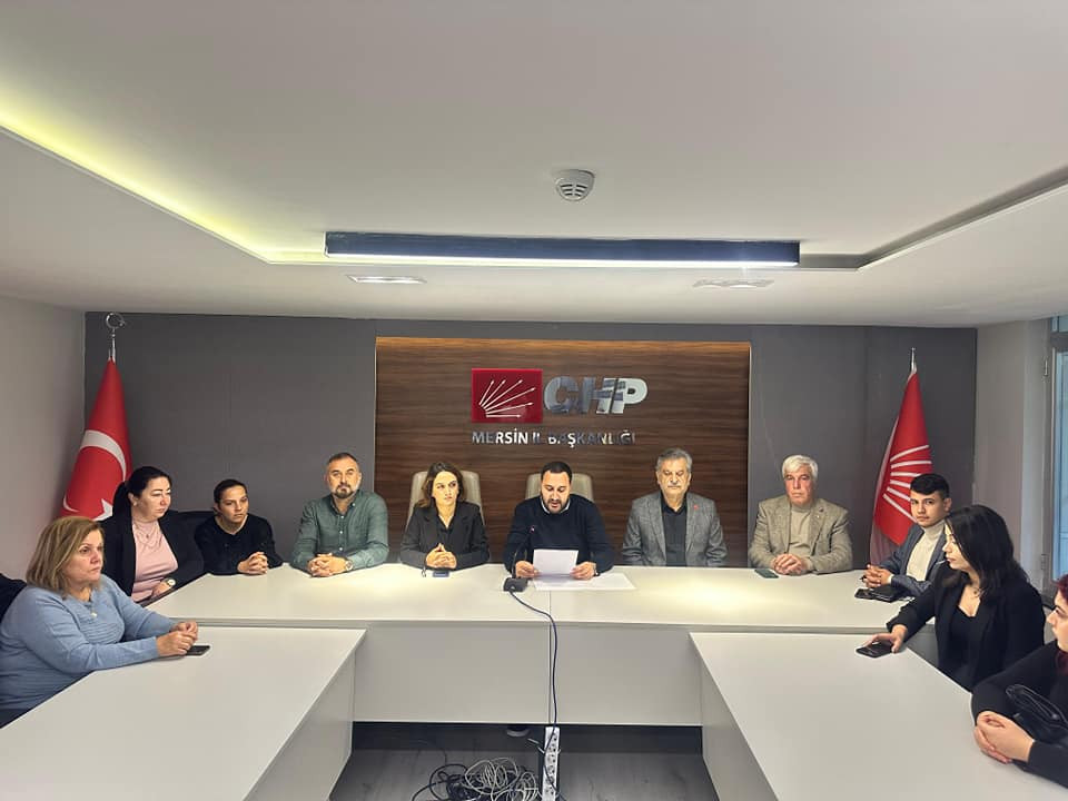 CHP MERSİN'DEN ÖĞRETMENLER GÜNÜ AÇIKLAMASI