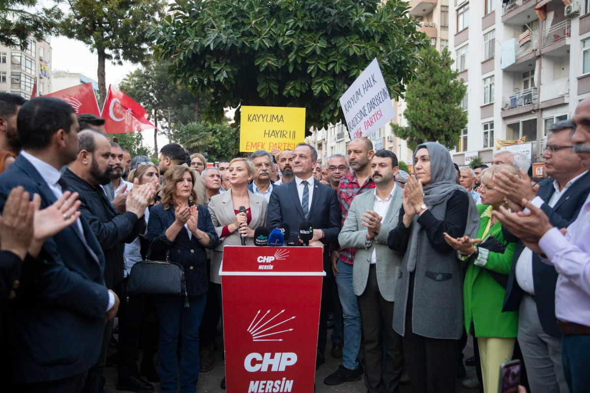 CHP’LİLER MERSİN’DE AHMET ÖZER İÇİN TOPLANDI