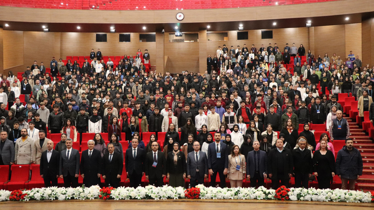 İL MİLLÎ EĞİTİM MÜDÜRÜ FAZİLET DURMUŞ, TÜBİTAK PROJE YARIŞMALARI BÖLGE SERGİSİ AÇILIŞ TÖRENİNE KATILDI