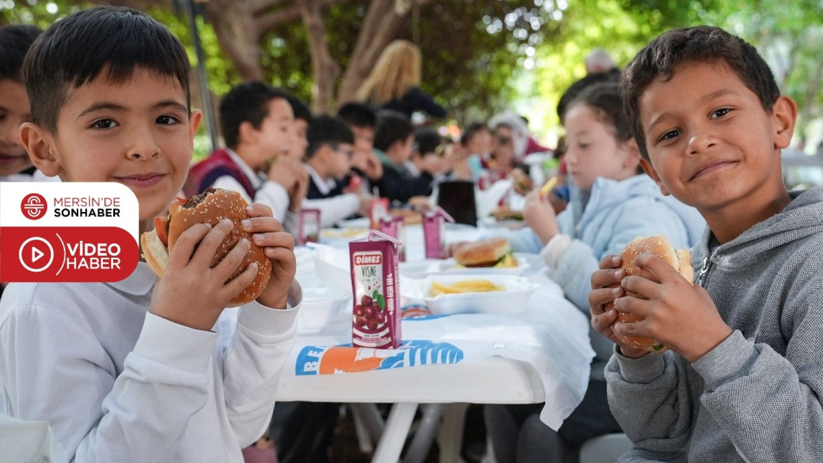 MEZİTLİ’DE DAHA ÖNCE TİYATRO İZLEMEMİŞ ÇOCUKLAR TİYATRO İLE BULUŞTURULDU