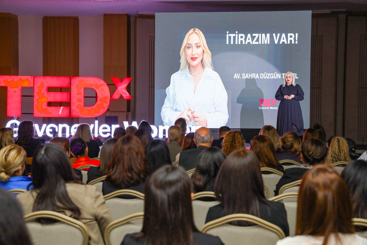 SAHRA DÜZGÜN TUCEL’DEN TEDx’te DİKKAT ÇEKEN ÇIKIŞ: ‘İTİRAZIM VAR!’